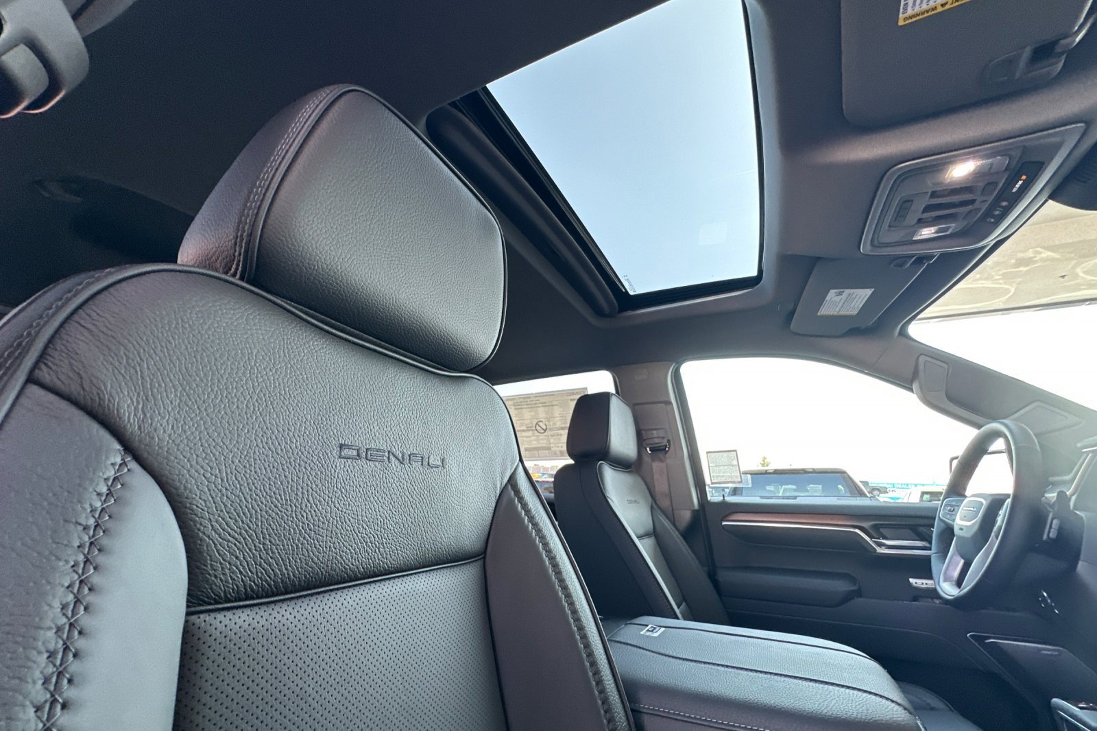 New 2025 GMC Sierra 1500 Denali w/ Denali Reserve Package image 15