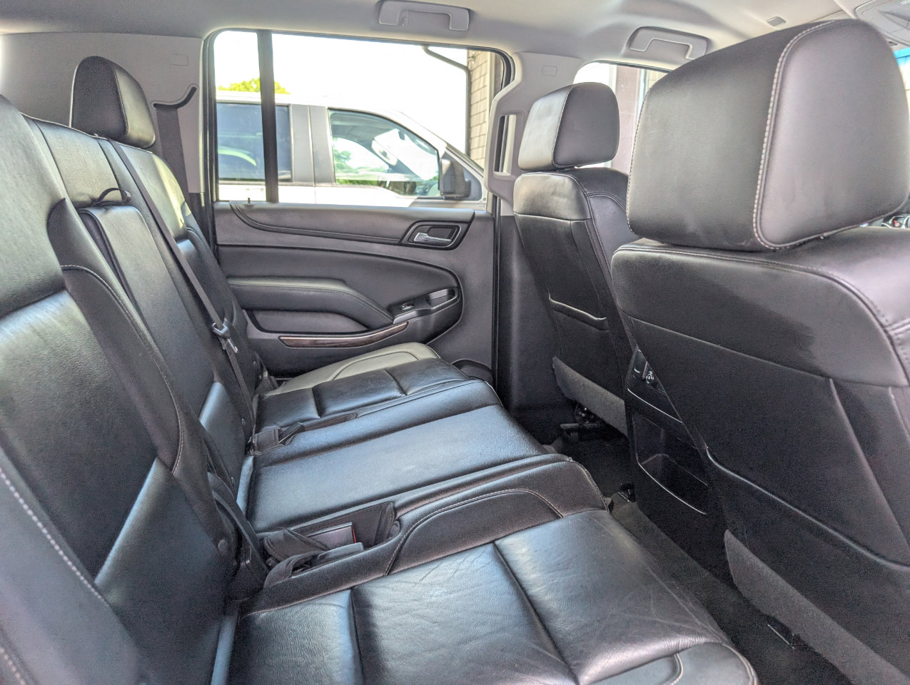 Used 2018 Chevrolet Suburban LT image 17
