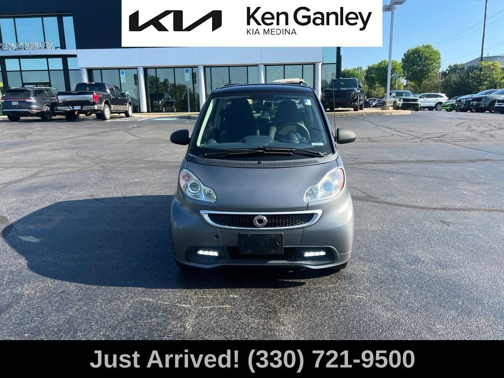 Used 2015 smart fortwo pure RWD image 2