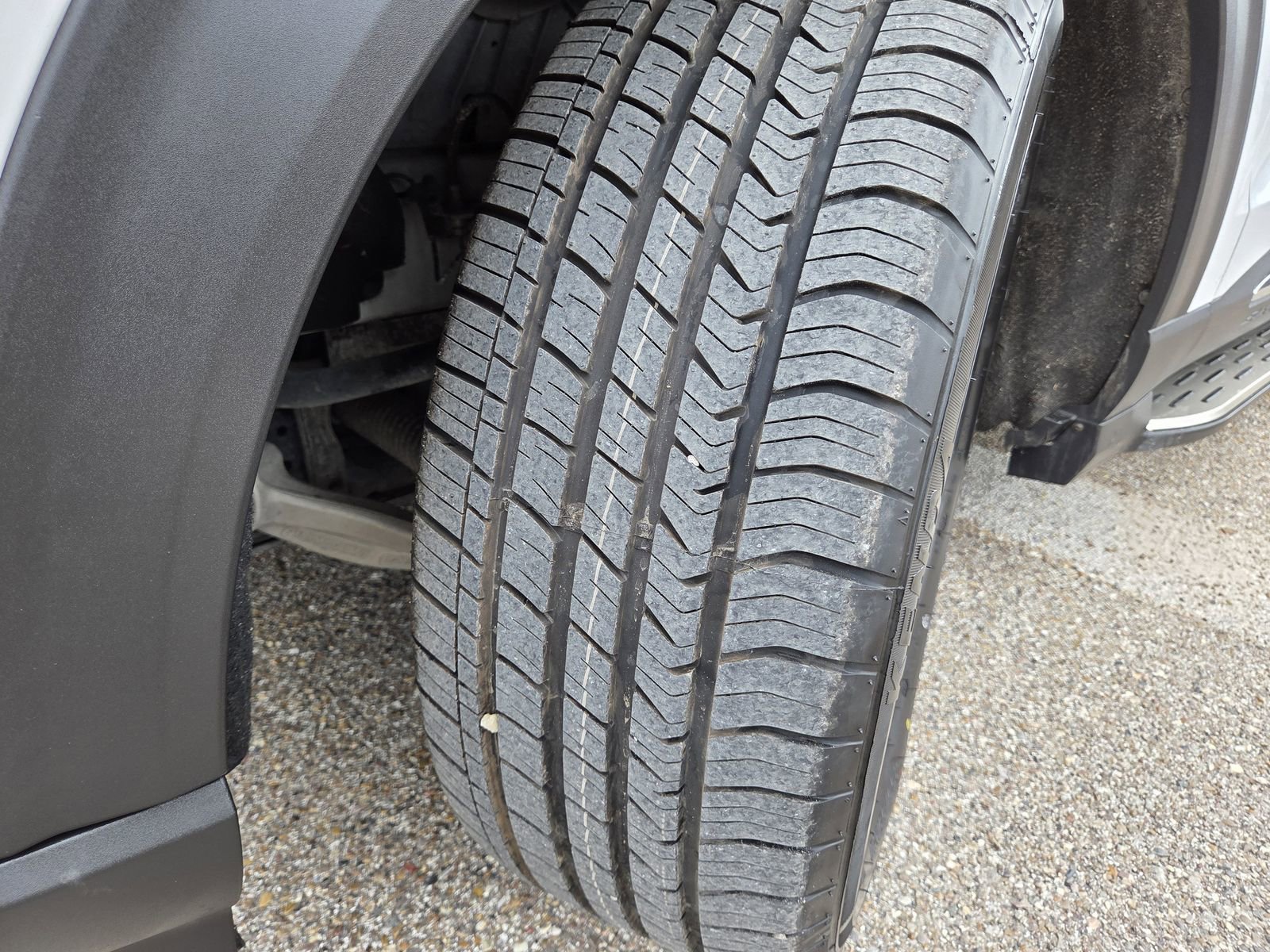 Used 2020 Ford Explorer Limited RWD image 10