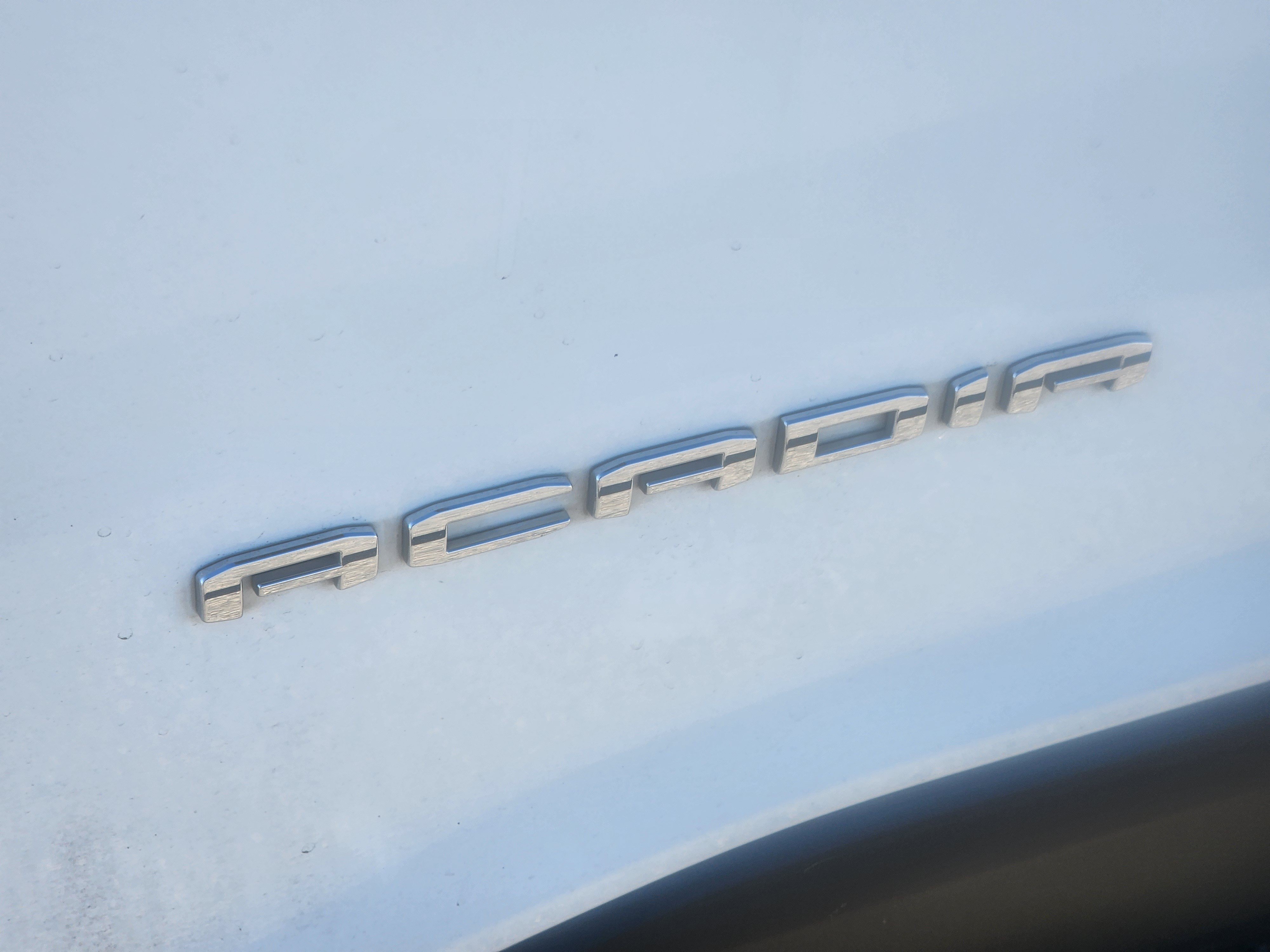 Used 2023 GMC Acadia SLE AWD/4WD image 8