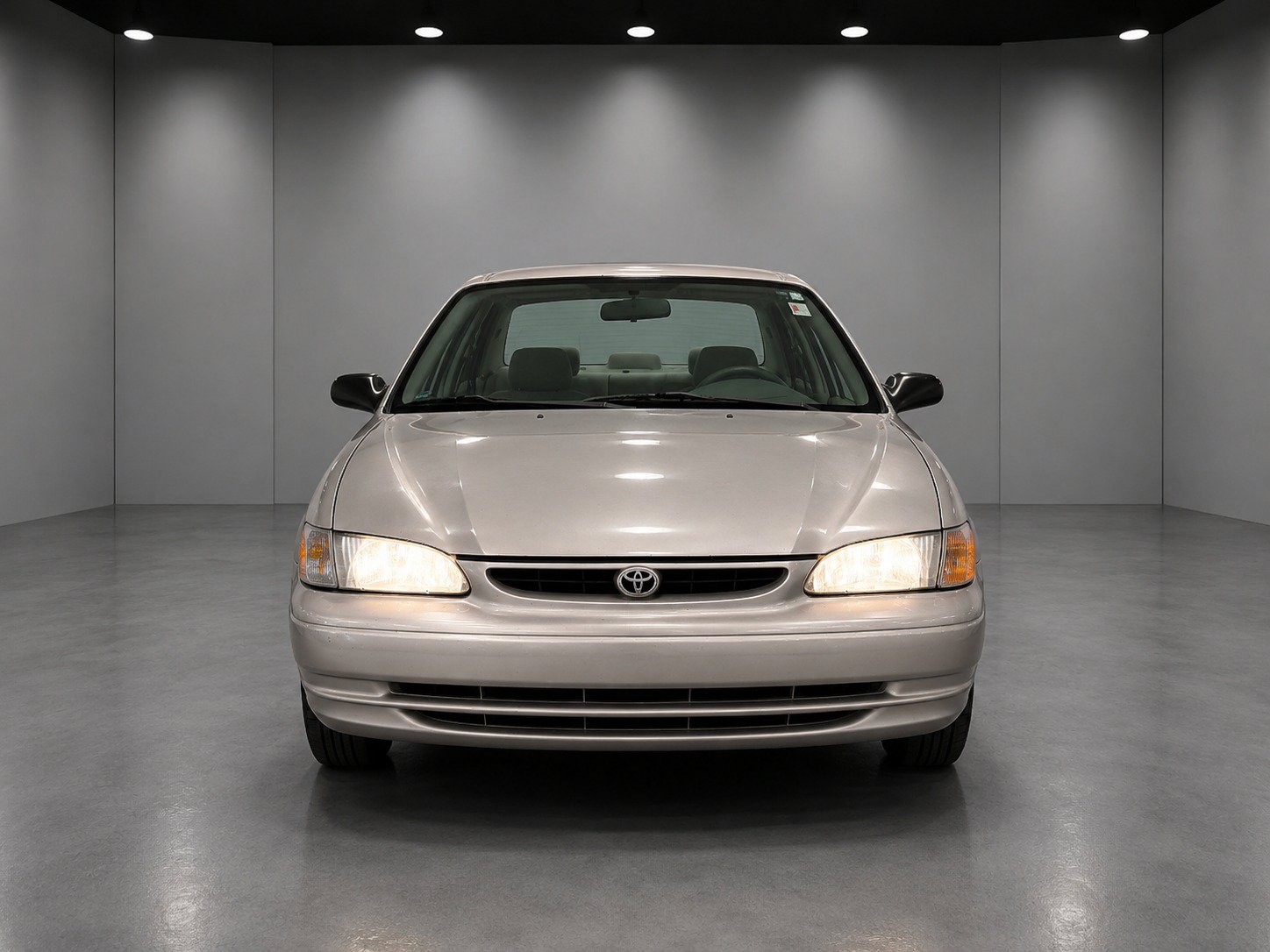 Used 2000 Toyota Corolla CE FWD image 2