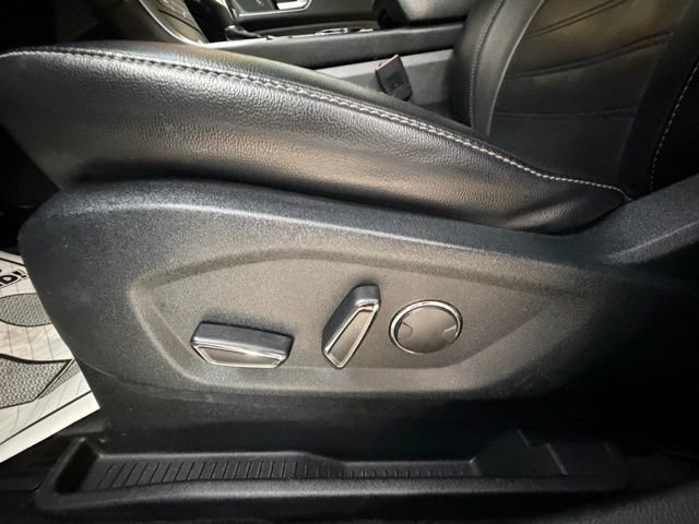 Used 2017 Ford Edge SEL w/ Equipment Group 201A AWD/4WD image 29