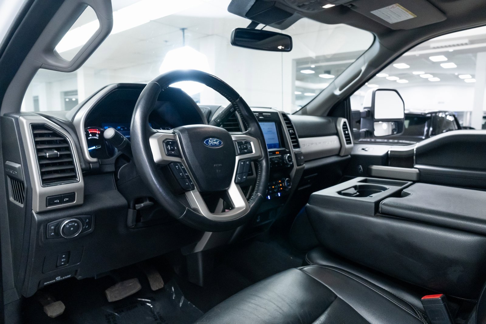 Used 2021 Ford F350 Lariat image 19