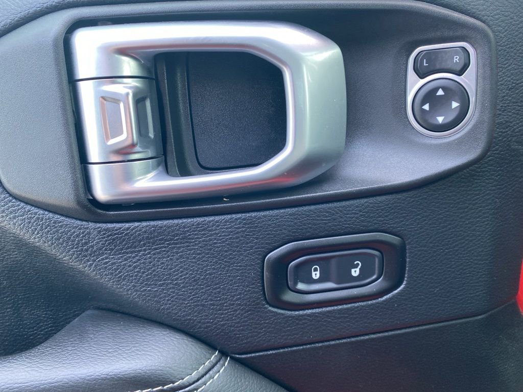 Certified 2019 Jeep Wrangler Unlimited Sahara image 18