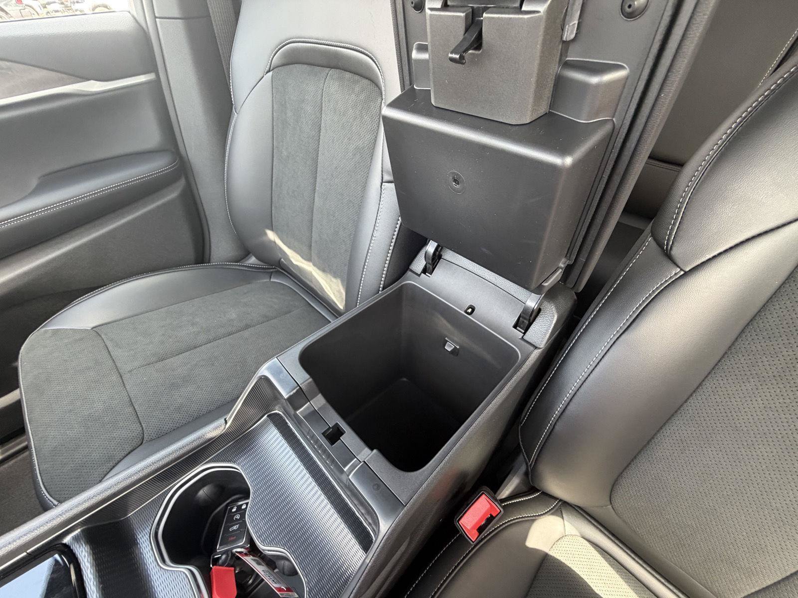 New 2026 Jeep Grand Cherokee Altitude RWD image 16