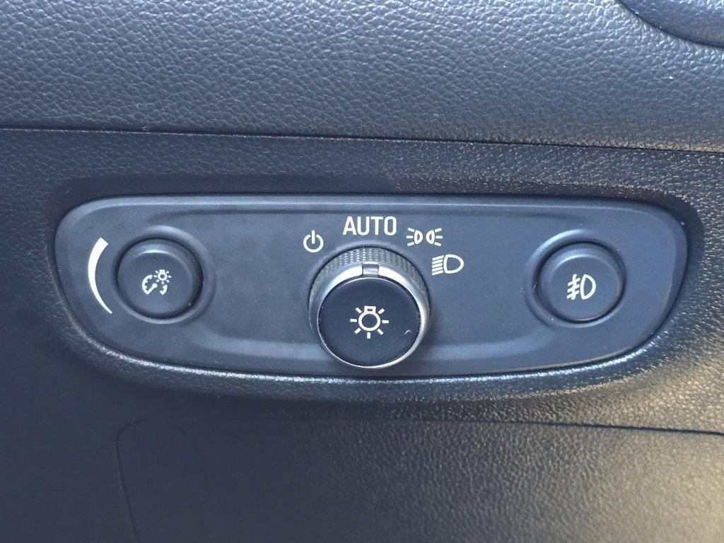 Used 2020 Buick Encore GX Select image 28