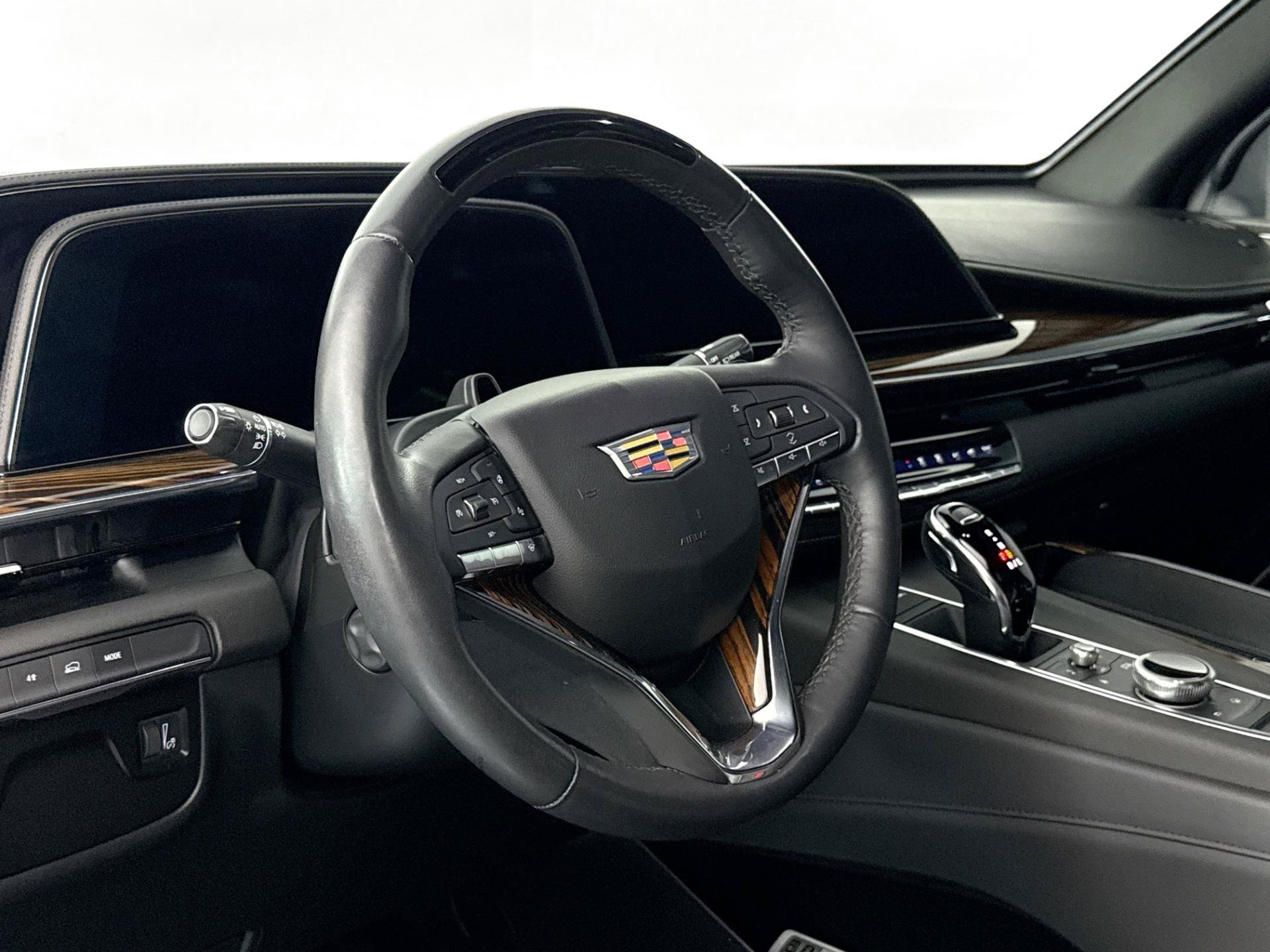 Used 2023 Cadillac Escalade ESV Premium Luxury w/ LPO, Floor Liner Package AWD/4WD image 5