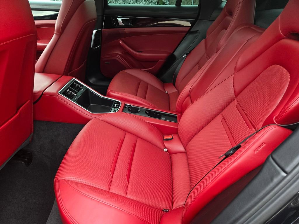 Used 2020 Porsche Panamera 4 image 14
