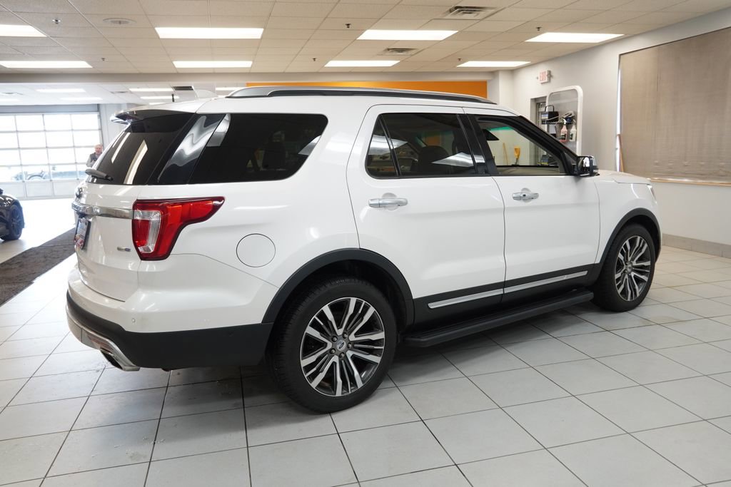 Used 2017 Ford Explorer Platinum image 12