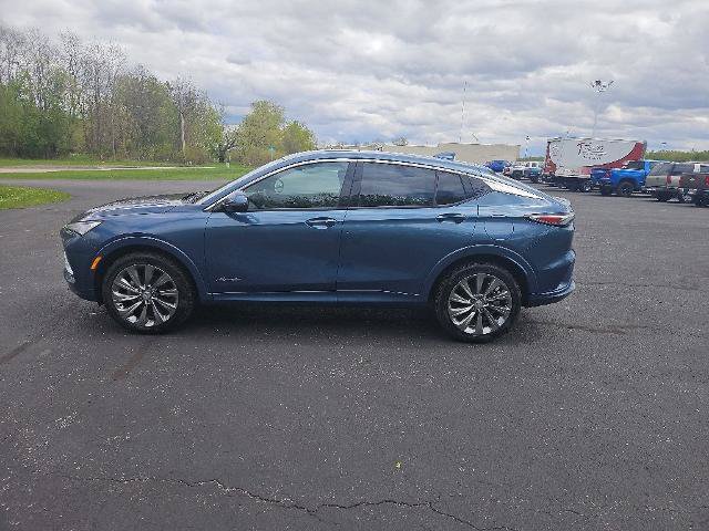 New 2026 Buick Envista Avenir FWD image 3