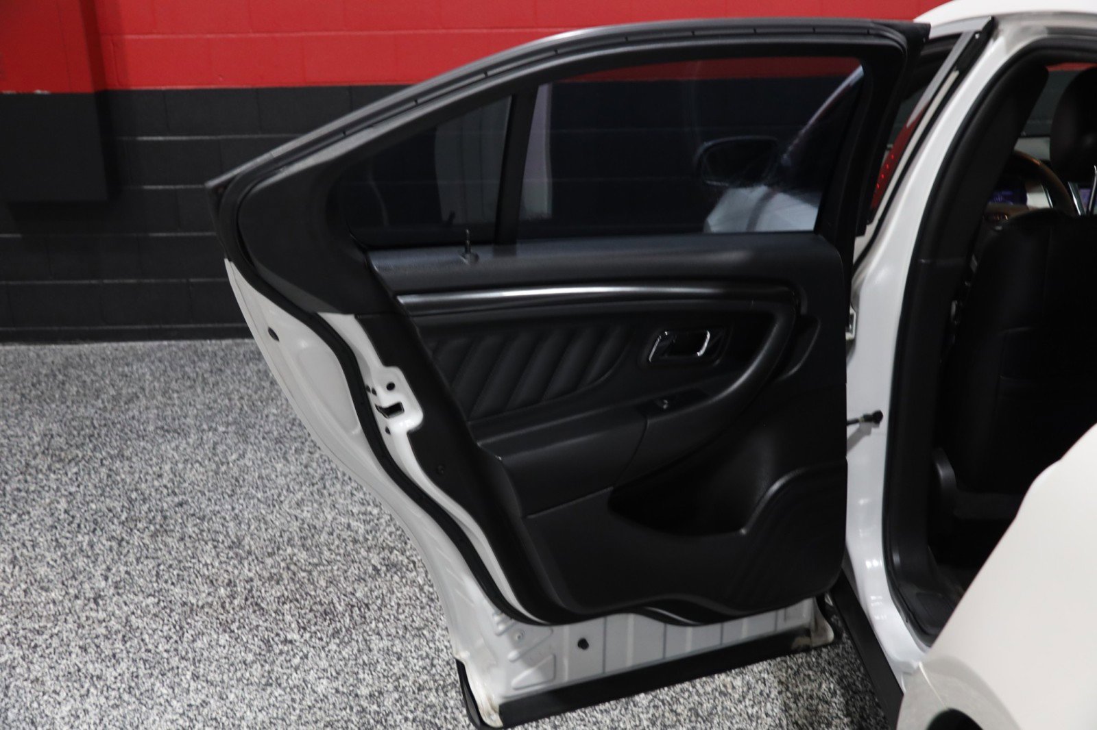 Used 2013 Ford Taurus SHO image 37