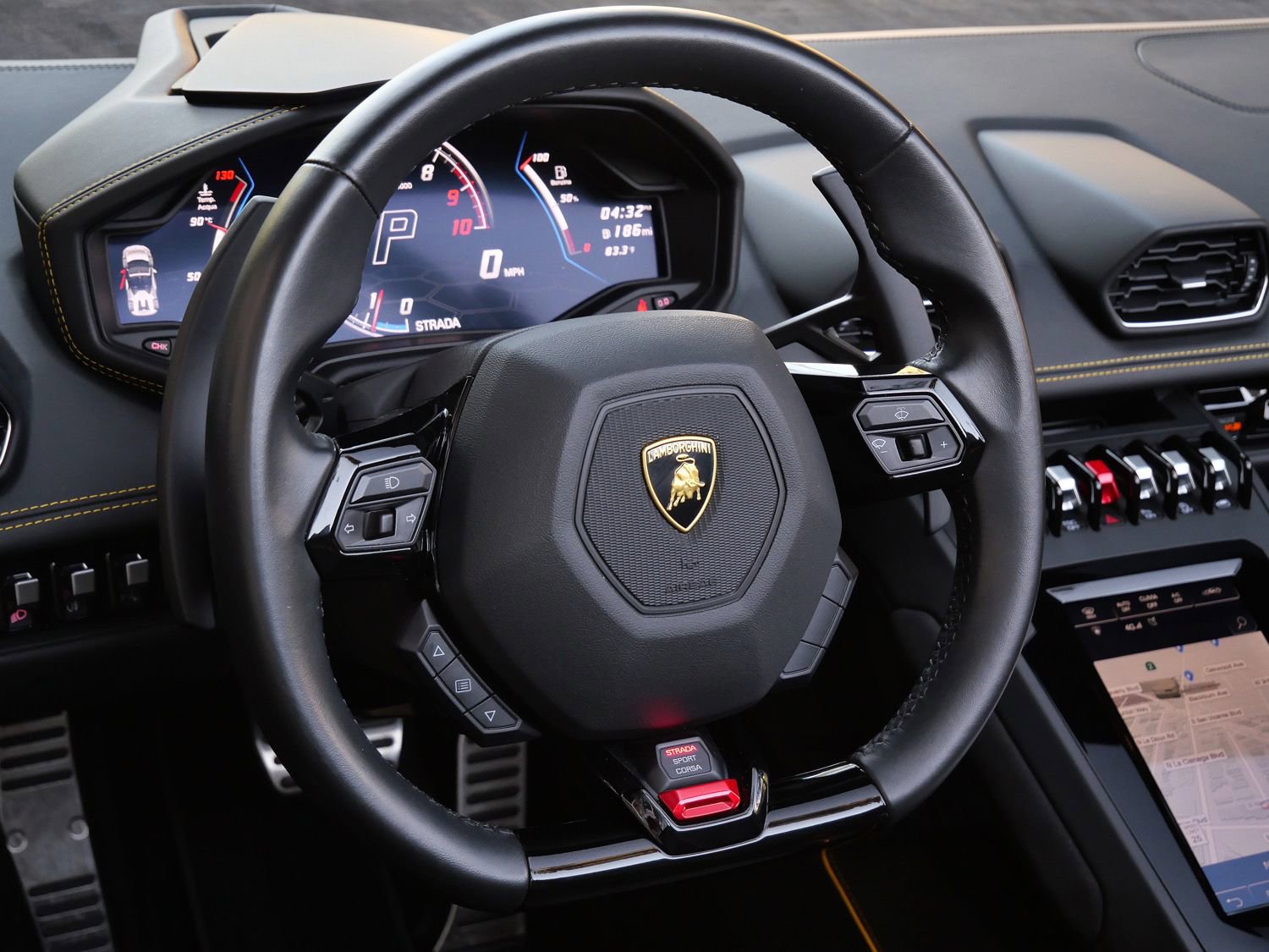 Used 2023 Lamborghini Huracan EVO image 18