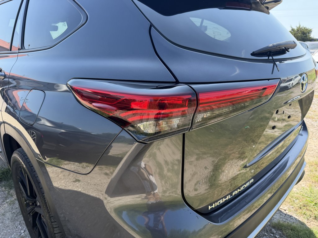 Used 2023 Toyota Highlander XSE AWD/4WD image 30