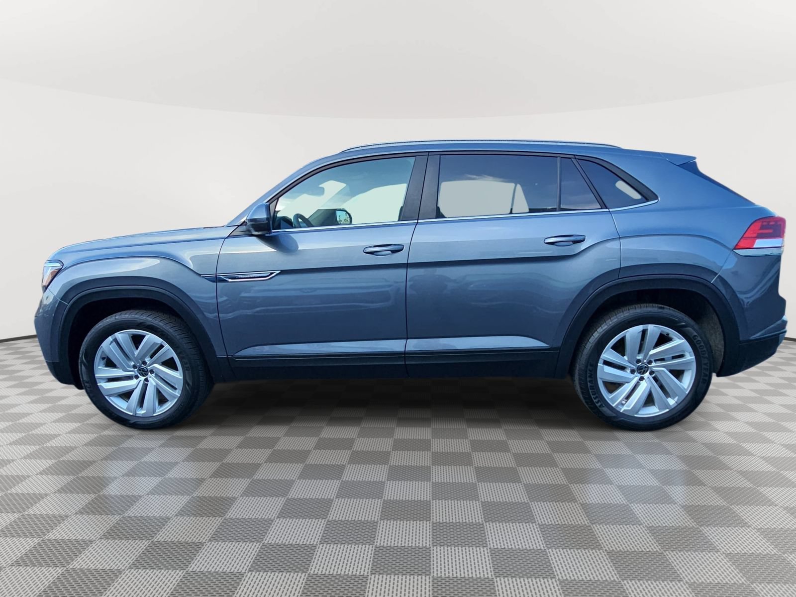 Used 2023 Volkswagen Atlas Cross Sport SE w/ Panoramic Sunroof Package FWD image 8