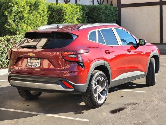 Used 2025 Chevrolet Trax LT w/ LT Convenience Package image 5