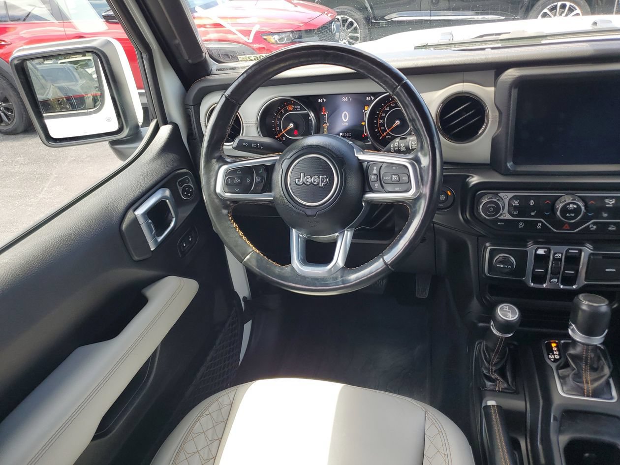 Used 2022 Jeep Wrangler Unlimited Sahara AWD/4WD image 12