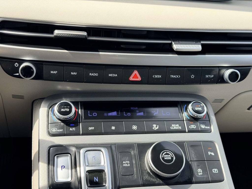 Used 2024 Hyundai Palisade Limited FWD image 20
