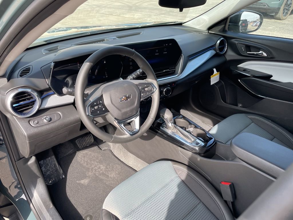 New 2026 Chevrolet Trax LT w/ Driver Confidence Package FWD image 4