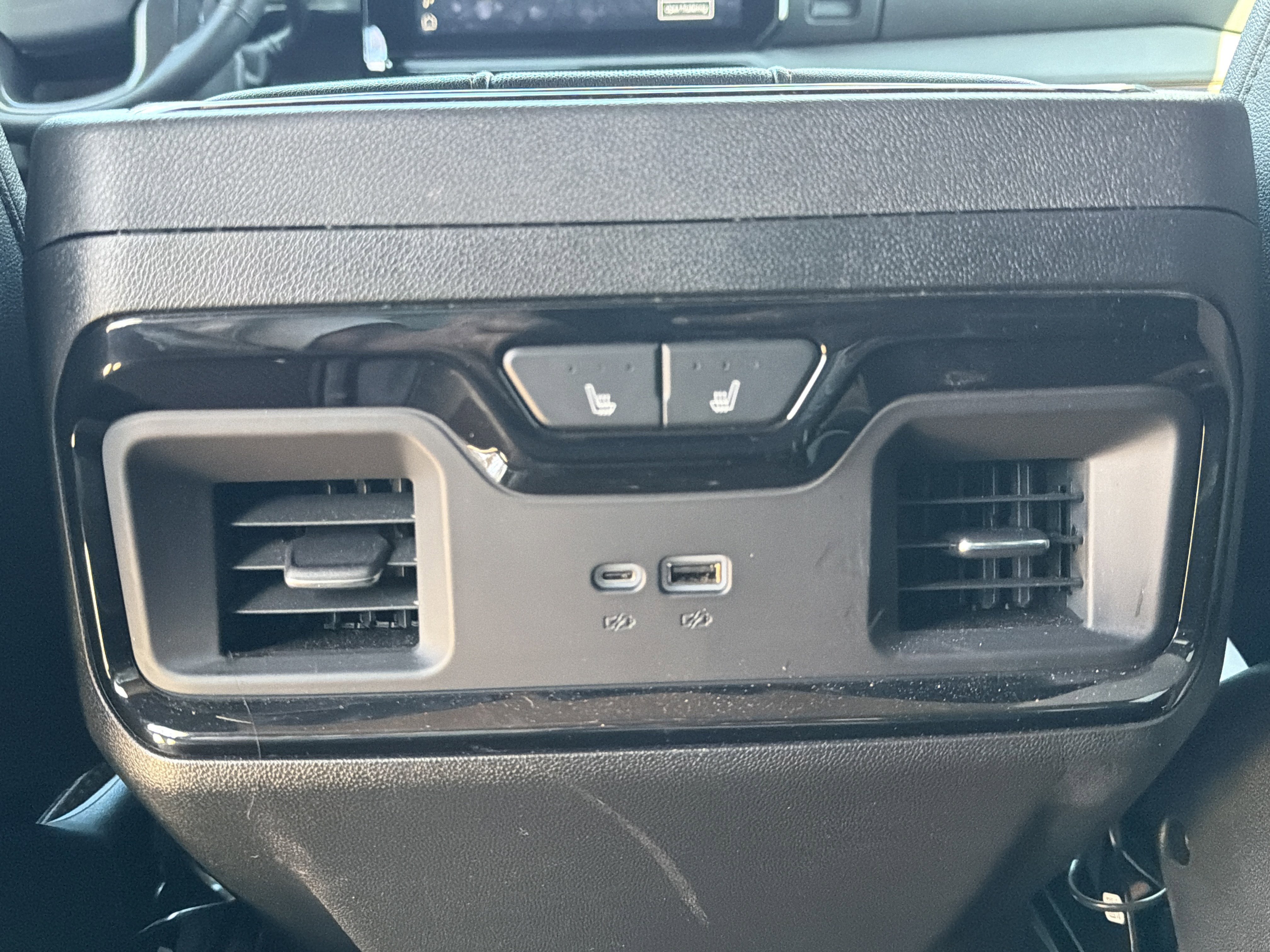 Used 2025 GMC Sierra 2500 AT4 w/ AT4 Premium Plus Package image 24