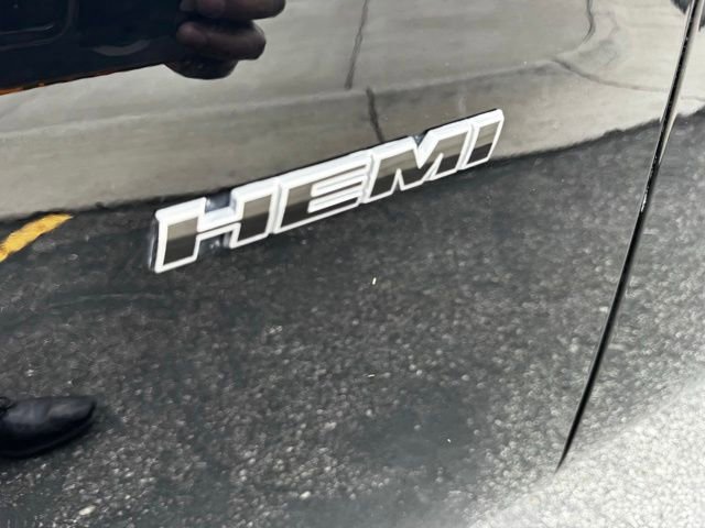 Used 2017 Dodge Challenger R/T RWD image 10
