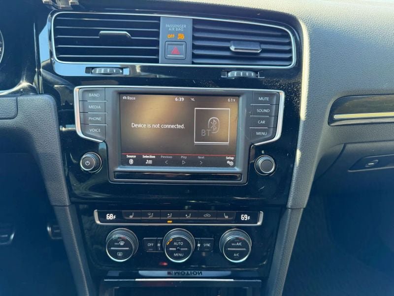 Used 2016 Volkswagen Golf R 4-Door AWD/4WD image 23