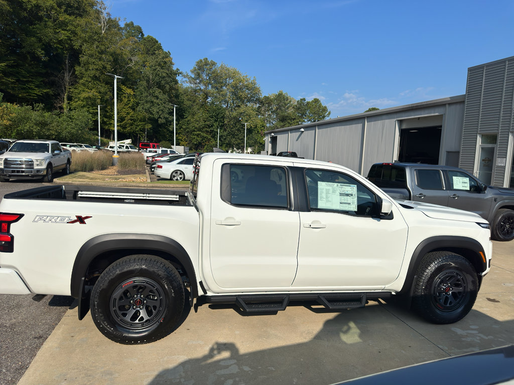 New 2026 Nissan Frontier Pro-X w/ Pro-X Convenience Package image 2