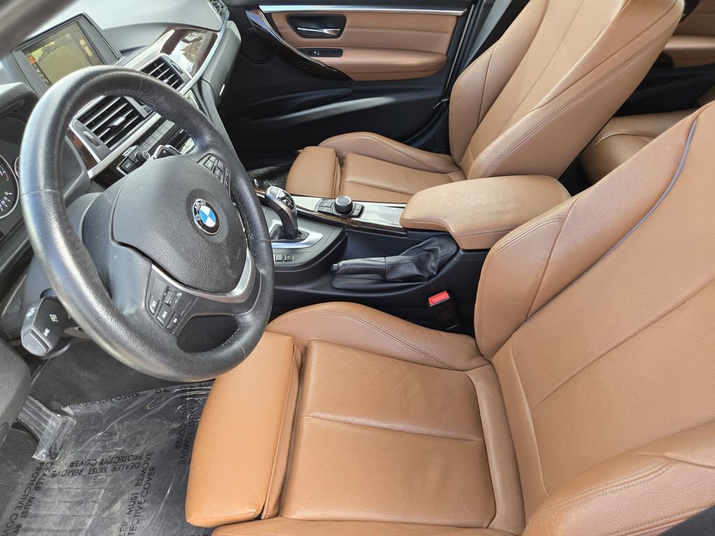 Used 2017 BMW 330i xDrive Wagon image 14