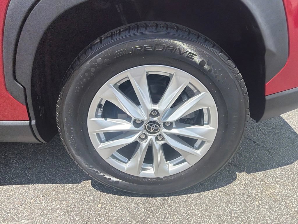 Used 2022 Toyota Corolla Cross LE FWD image 39