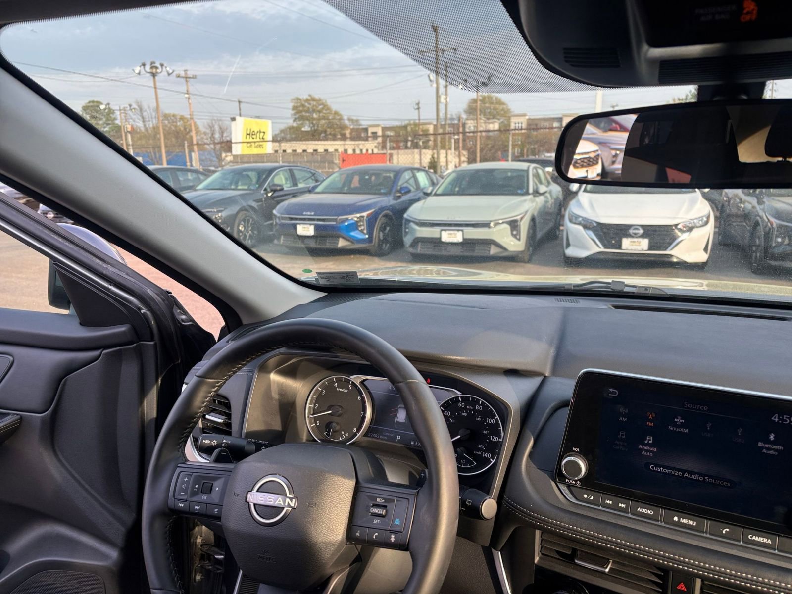 Used 2025 Nissan Rogue SV image 36