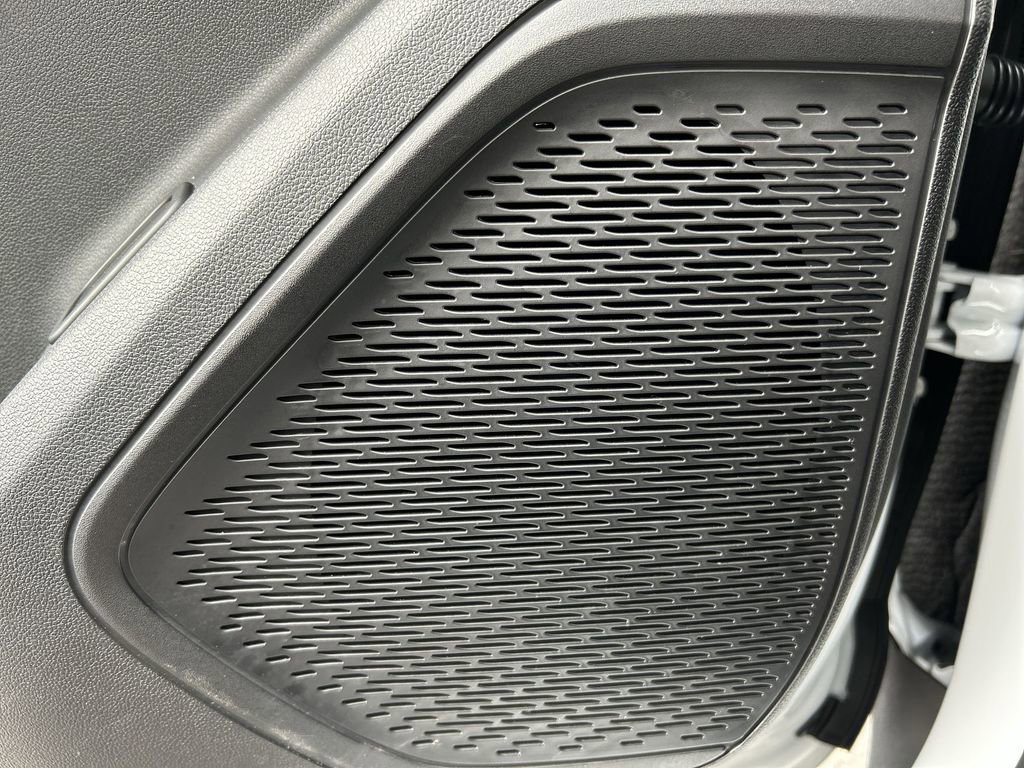 Used 2025 Chevrolet Traverse LT w/ Sun and Wheel Package image 25