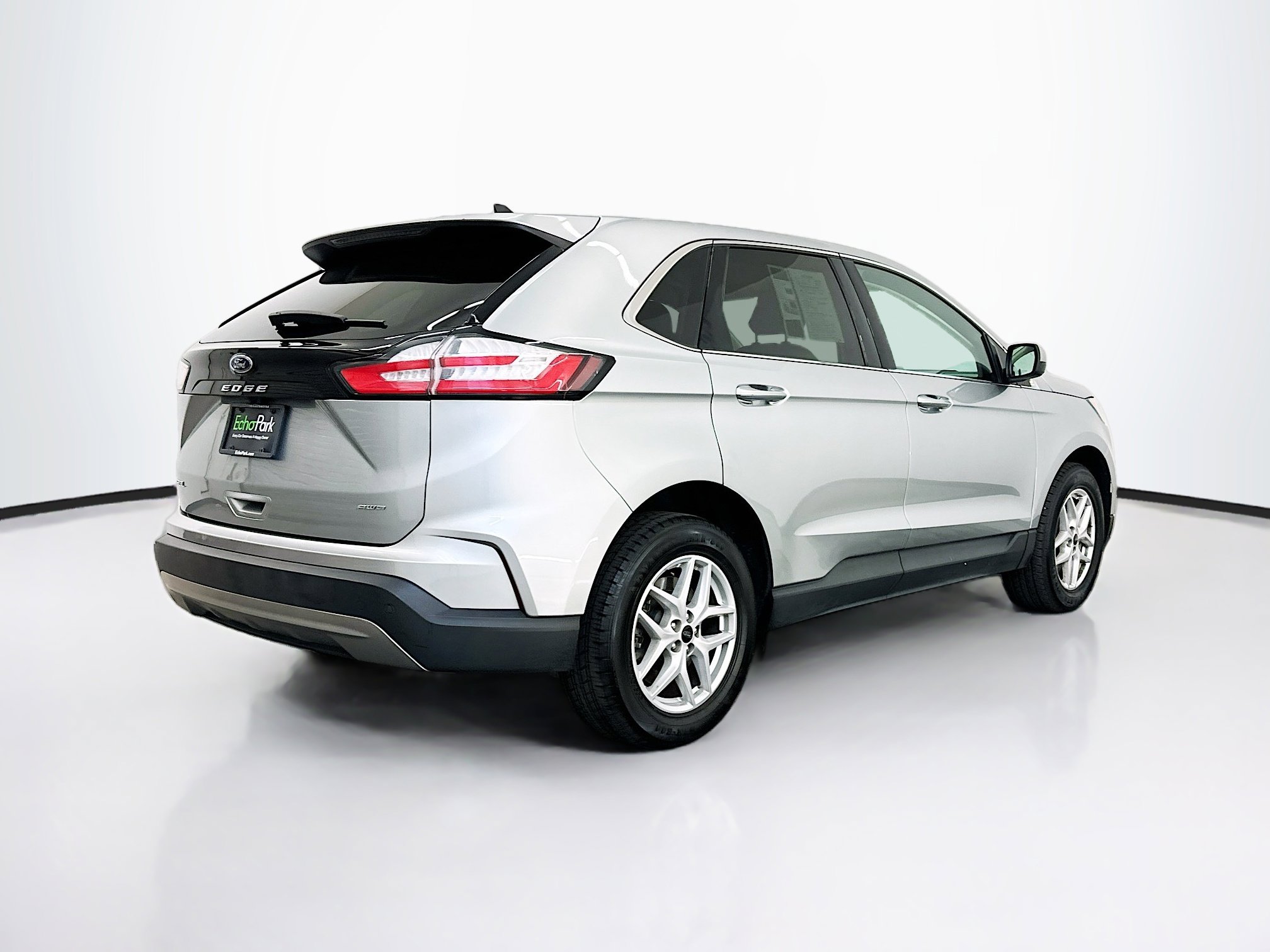 Used 2024 Ford Edge SEL AWD/4WD image 9