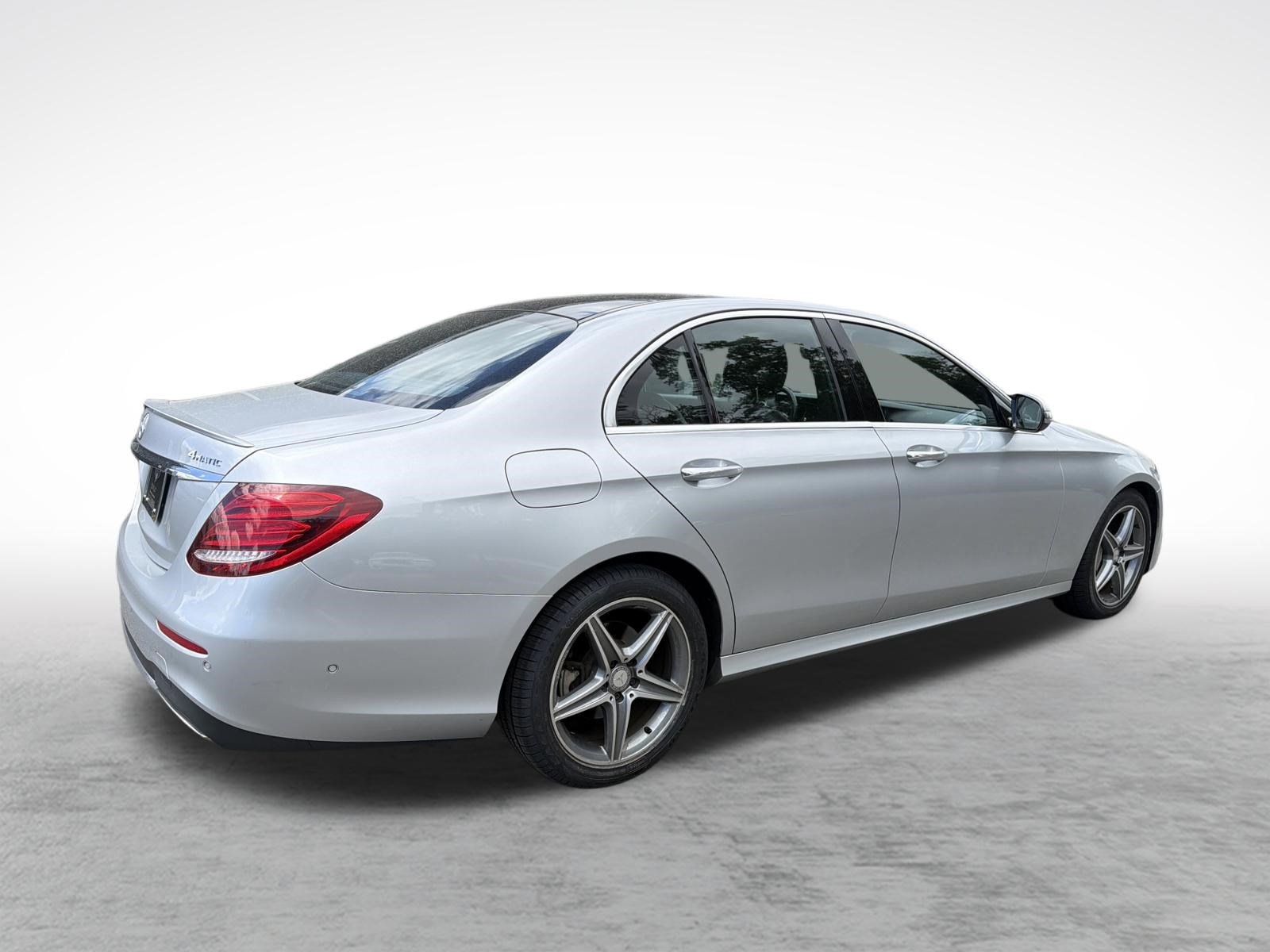 Used 2017 Mercedes-Benz E 300 4MATIC image 11