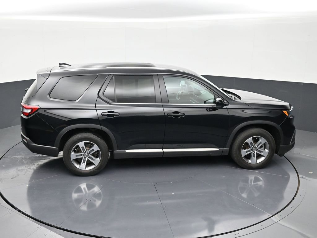 Used 2025 Honda Pilot EX-L image 17