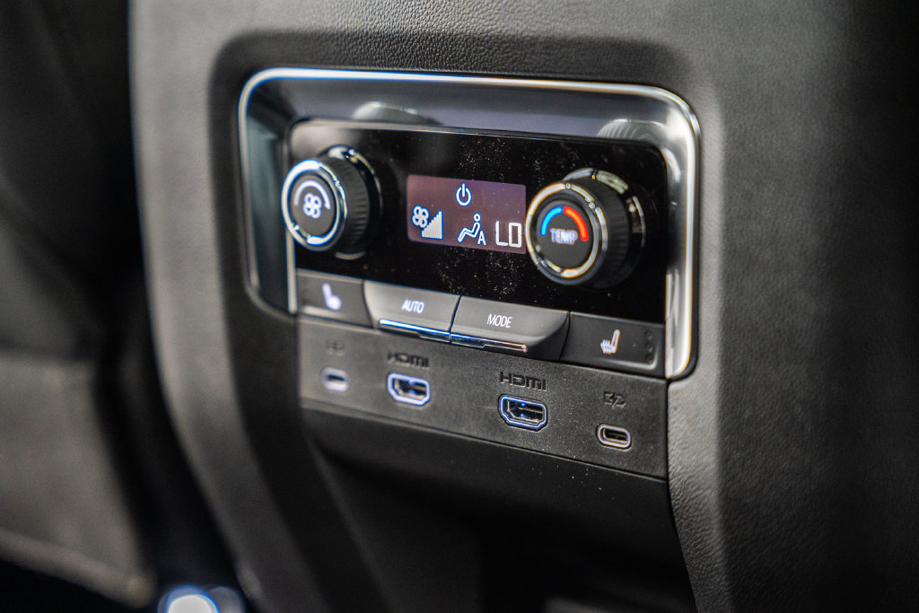 New 2026 Chevrolet Tahoe High Country AWD/4WD image 36