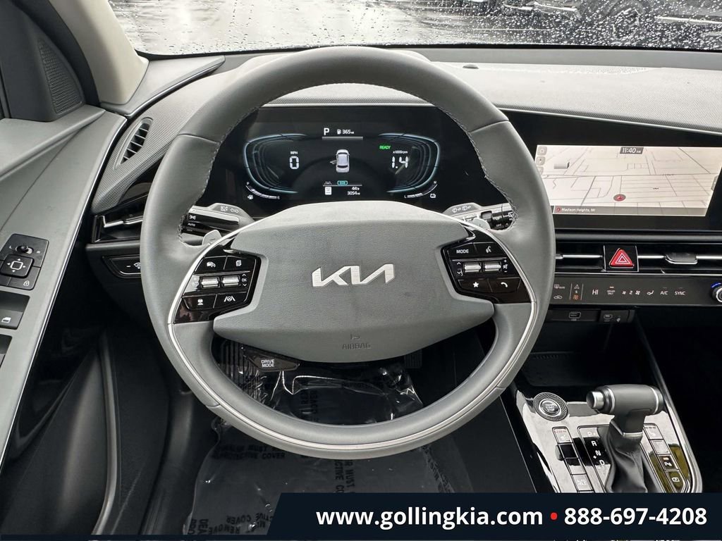 Certified 2025 Kia Niro EX FWD image 13