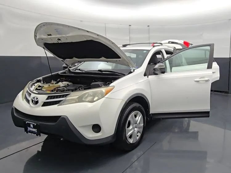 Used 2013 Toyota RAV4 LE AWD/4WD image 16