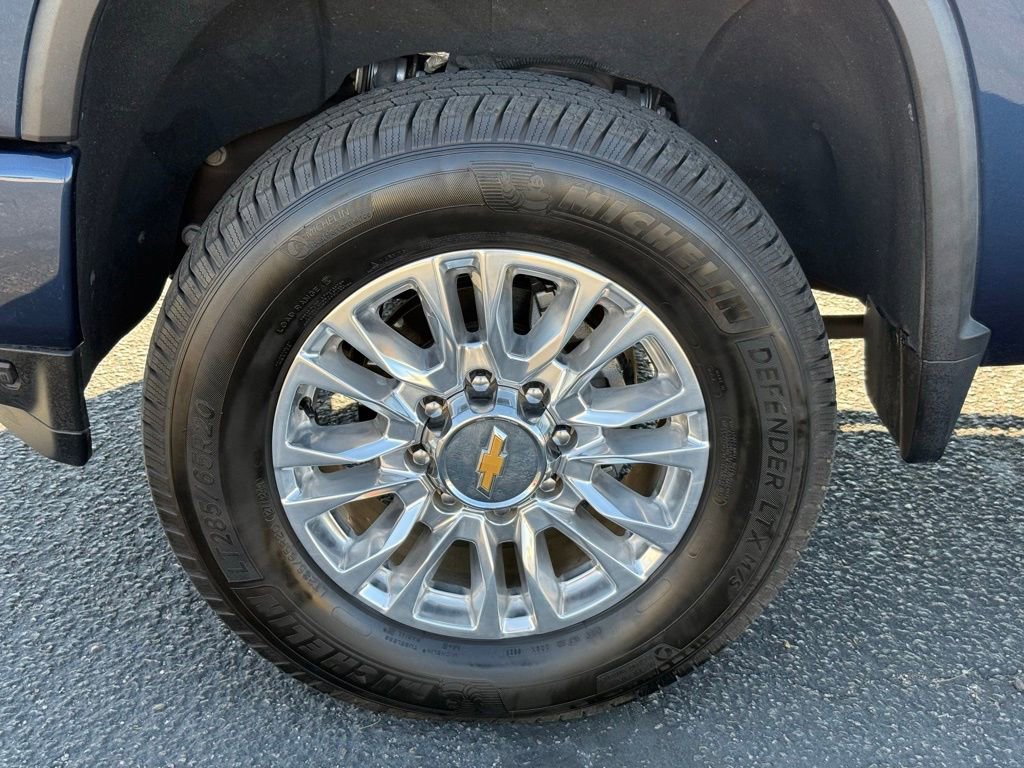 Used 2022 Chevrolet Silverado 2500 High Country w/ Z71 Off-Road Package image 11