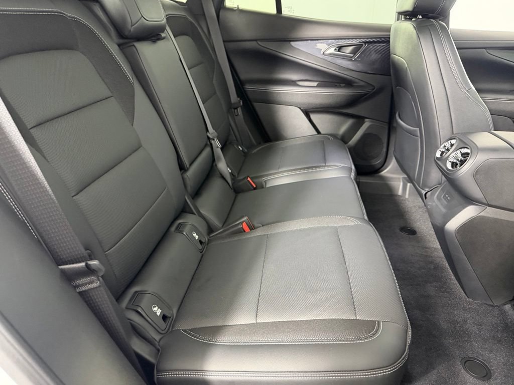 Used 2024 Chevrolet Blazer EV LT AWD/4WD image 30