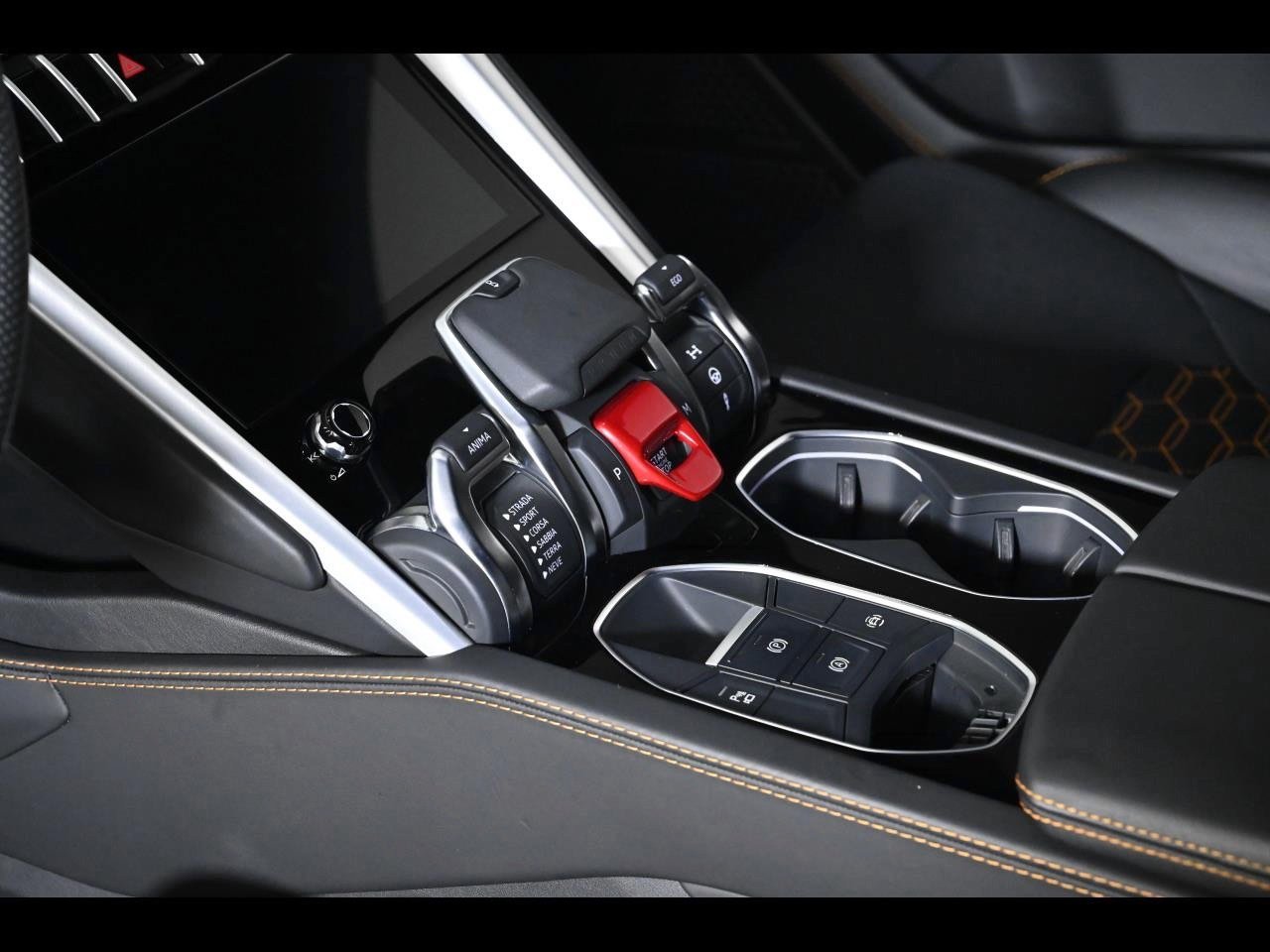 Used 2020 Lamborghini Urus AWD/4WD image 24