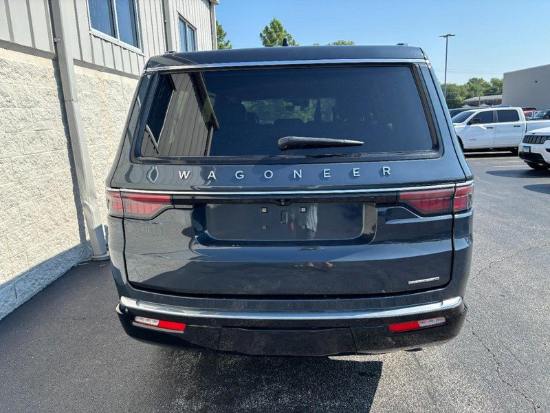 Used 2024 Jeep Wagoneer Series II w/ Flexible Seating Group AWD/4WD image 4