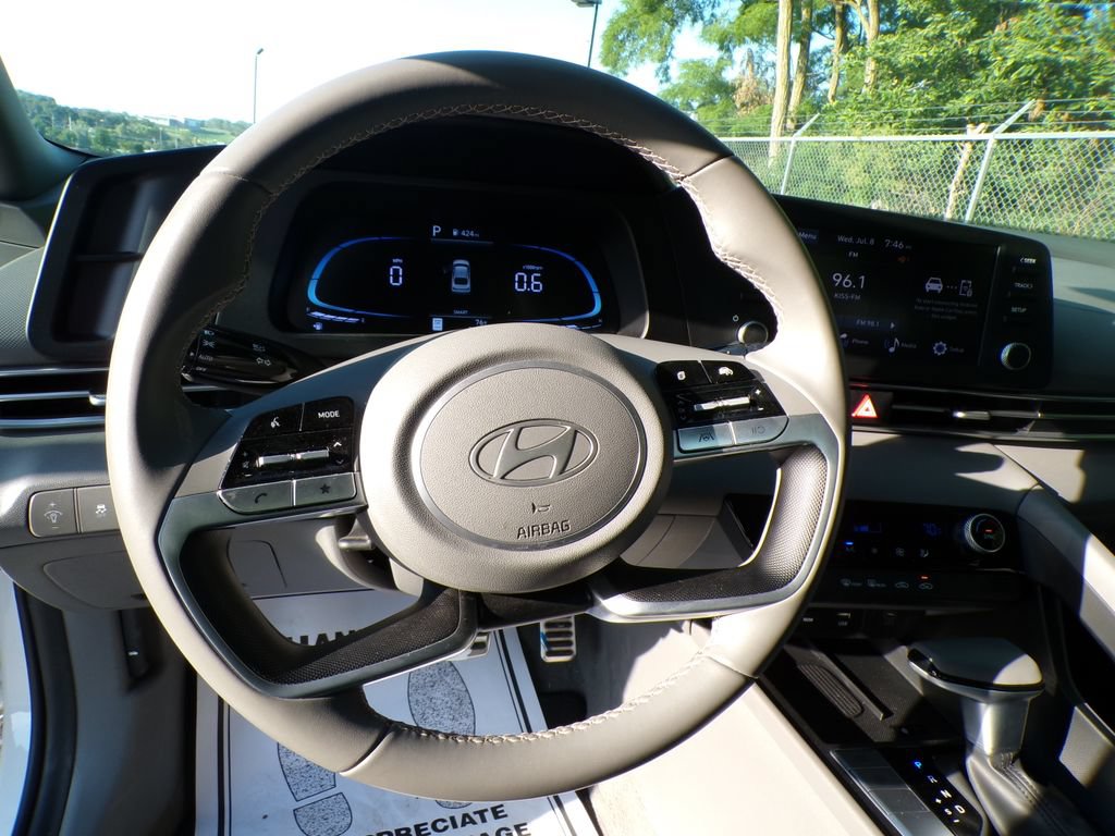 Certified 2025 Hyundai Elantra Sport FWD image 12