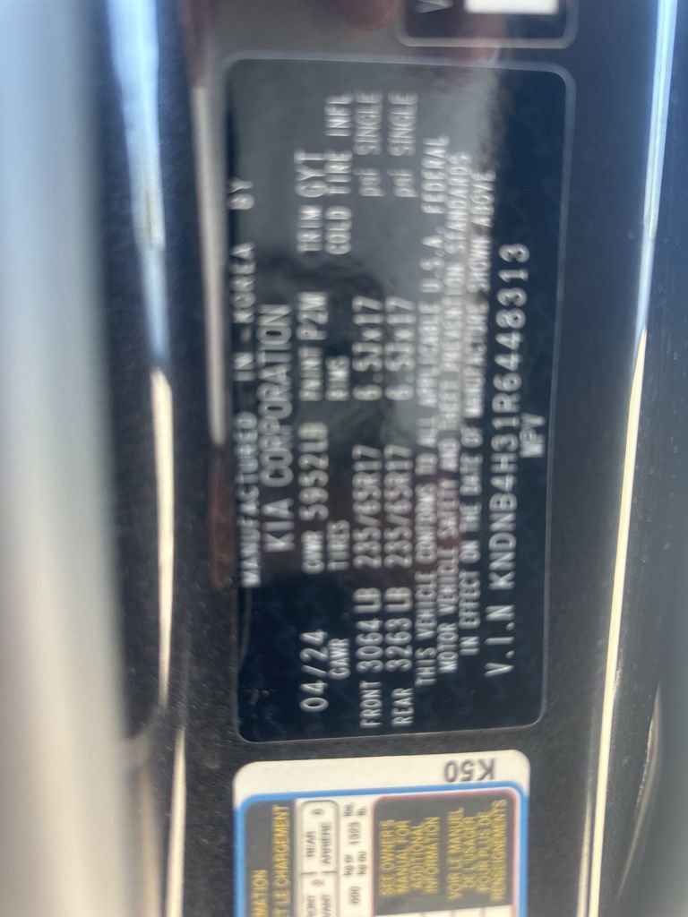 Used 2024 Kia Carnival LX image 10