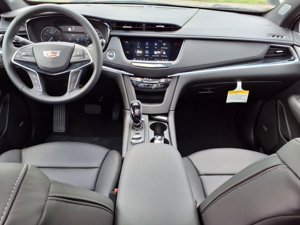 New 2025 Cadillac XT5 Premium Luxury w/ LPO, Floor Liner Package image 8