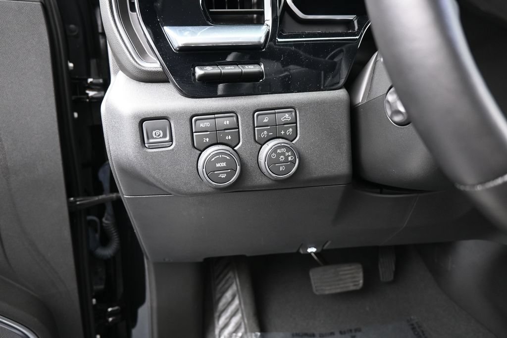 Used 2026 Chevrolet Silverado 1500 High Country w/ Midnight Edition AWD/4WD image 12