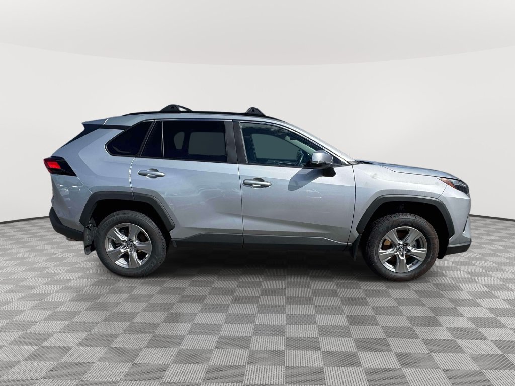 Used 2025 Toyota RAV4 XLE AWD/4WD image 8