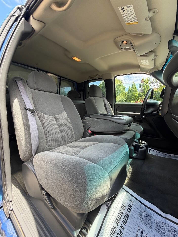 Used 2004 Chevrolet Silverado 1500 LS w/ Light Duty Power Package AWD/4WD image 14
