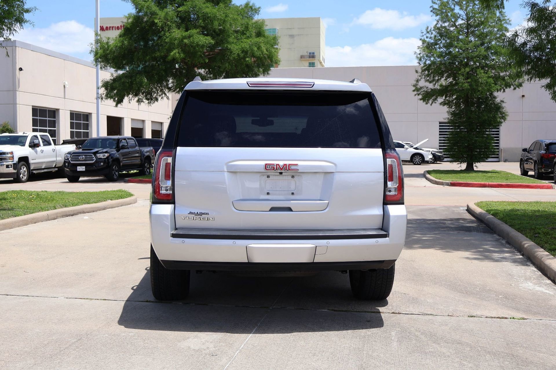 Used 2016 GMC Yukon SLE w/ Convenience Package RWD image 5