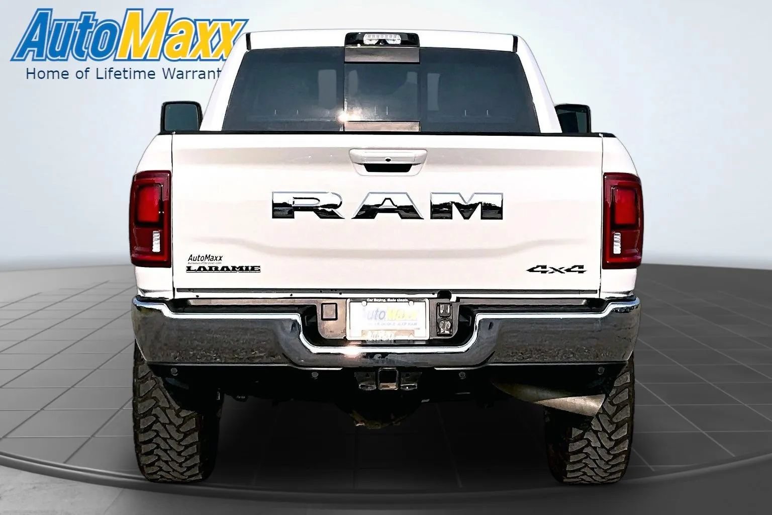 Used 2025 RAM 2500 Laramie w/ Towing Technology Group AWD/4WD image 5