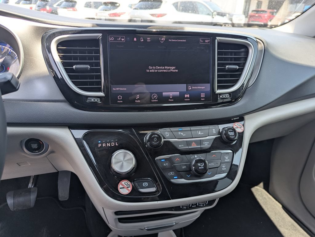 Used 2023 Chrysler Pacifica Touring-L FWD image 15